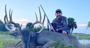 Whitetail-deer-hunter-male