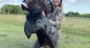 female-turkey-hunter